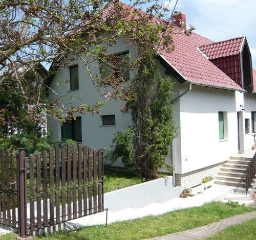 Andrea Apartman Alsópáhok 