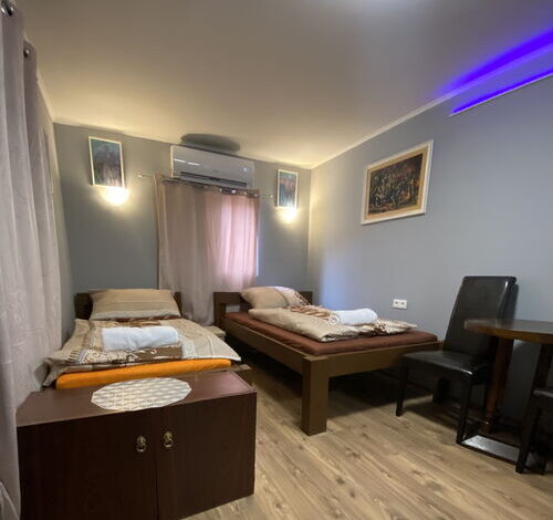 Babér Apartmanház Balatonakarattya 