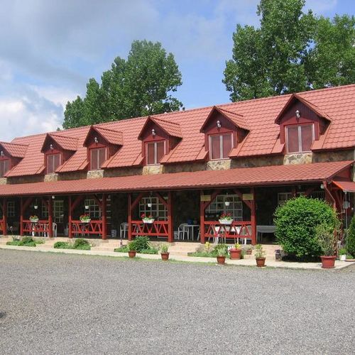 Hernád-Party Üdülőház & Camping Pere