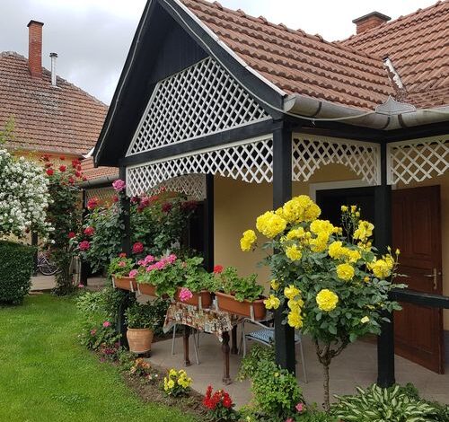 Iskolakert Apartman Sárospatak 