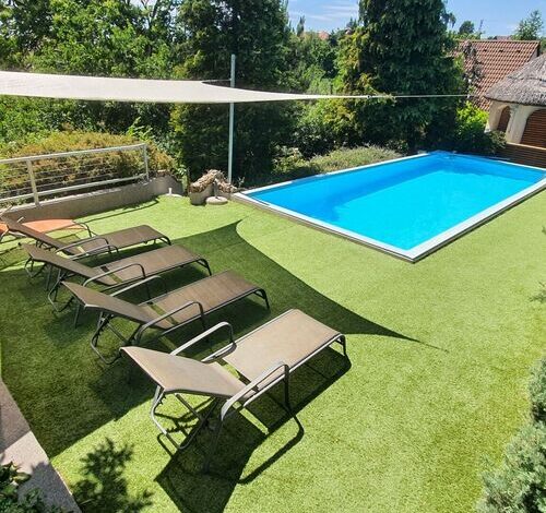 Panorámás-Medencés Nyaraló Velence 