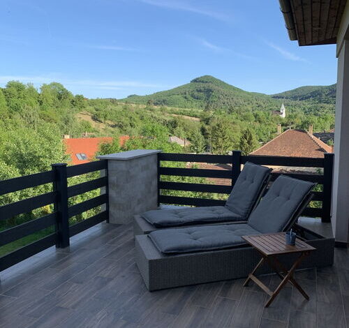Relax Wellness Apartman Komlóska 