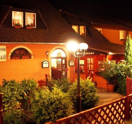 Vasmacska Panzió Komárom 