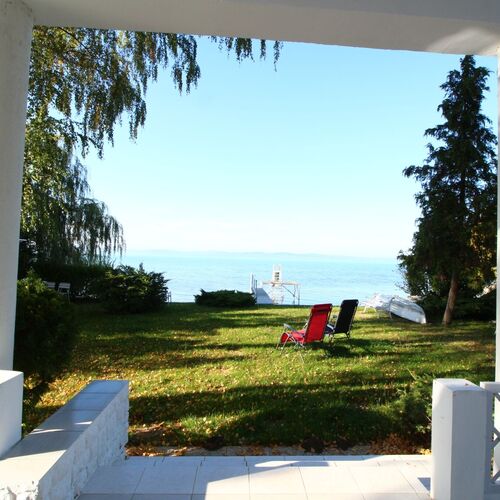 79 – Vízparti Vendégház Balatonszárszó