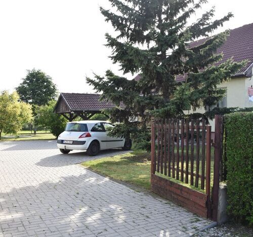 Aranymedve Vendégház És Apartmanok Poroszló  