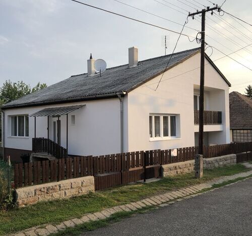 Artemisz-Vadász Vendégház Romhány 