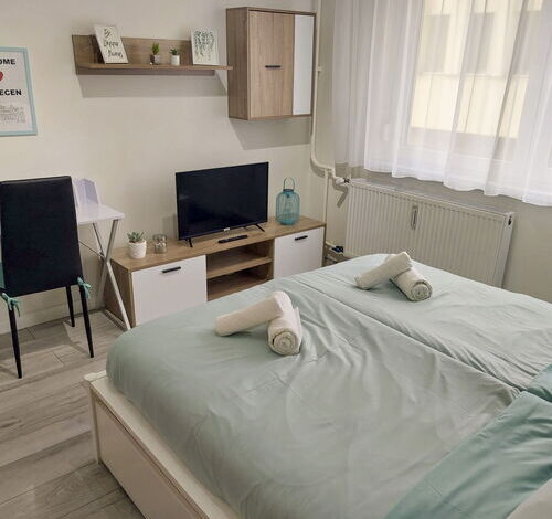 AwesHome City Apartment Debrecen 