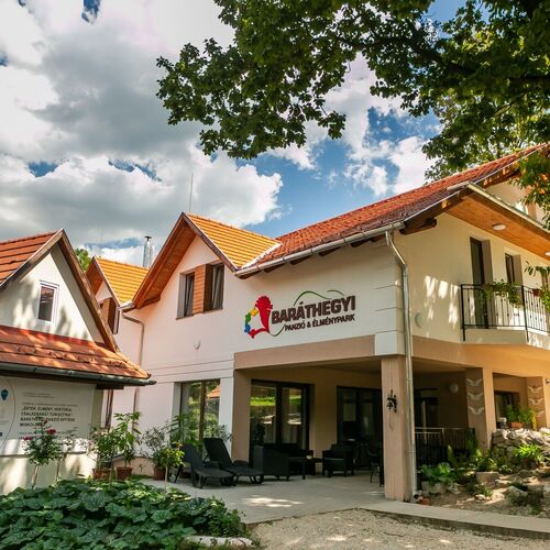 Baráthegyi Panzió és Élménypark Miskolc