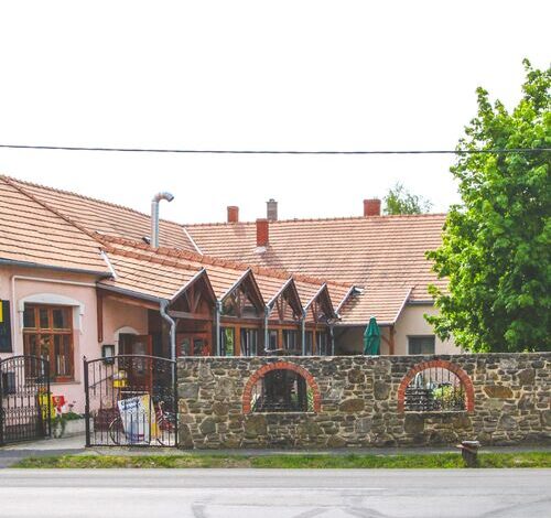 Borostyánkert Étterem és Vendégház Sitke 