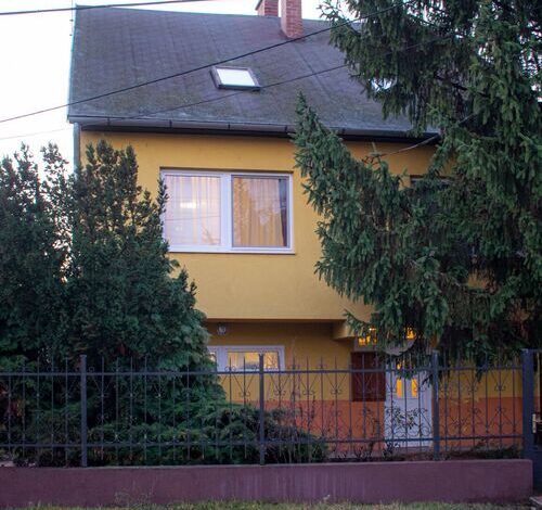 Canary Color Guesthouse Bogács 