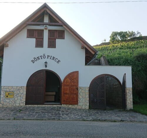 Döntőház** Tokaj 
