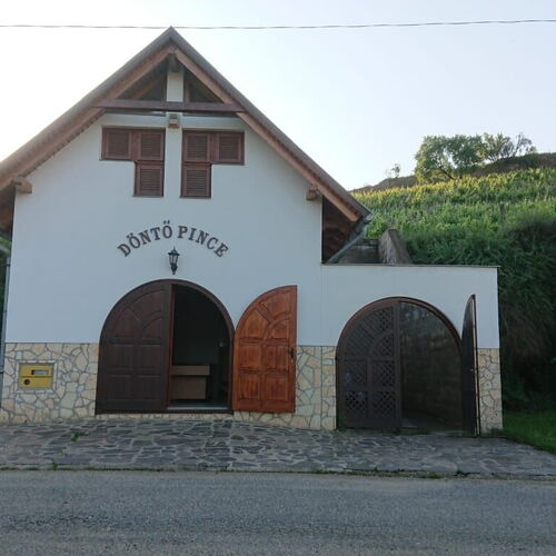 Döntőház** Tokaj