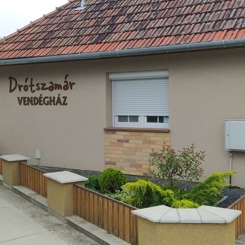 Drótszamár Vendégház**** Gyula