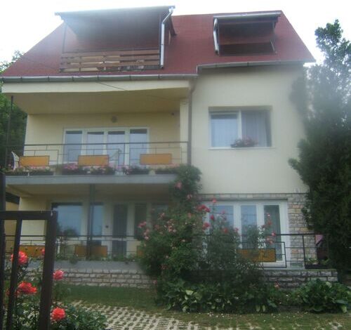 Emilia Apartmanház Balatonalmádi 