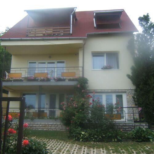 Emilia Apartmanház Balatonalmádi