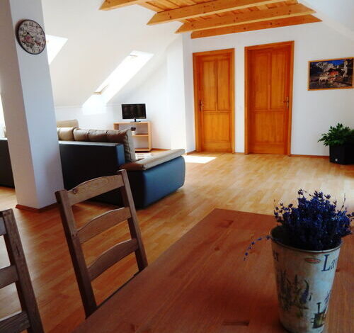 Falevél Apartmanház Balatonfenyves 