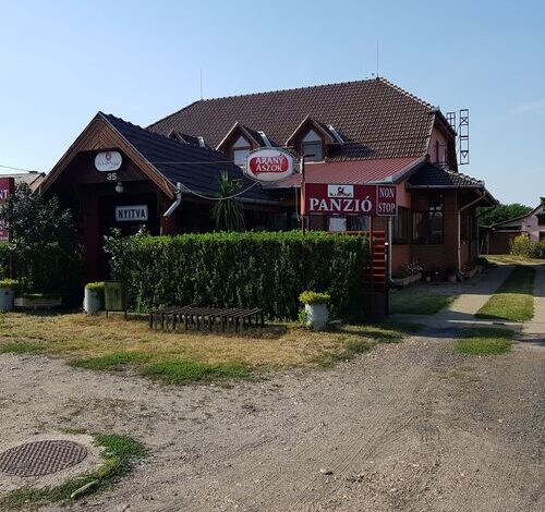 Flamingó Vendéglő és Szállás Téglás 