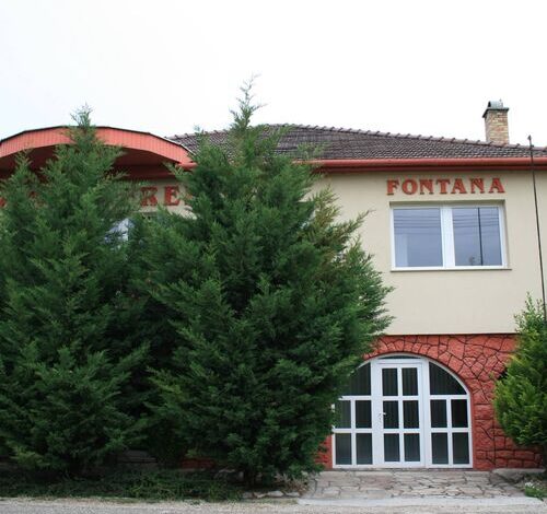 Fontana Vendégház Tát 