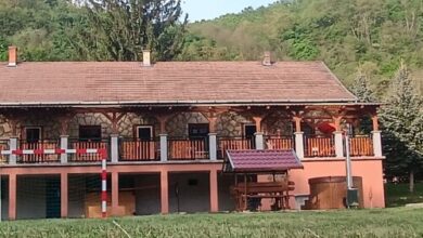 Grund Terasz Istenmezeje 