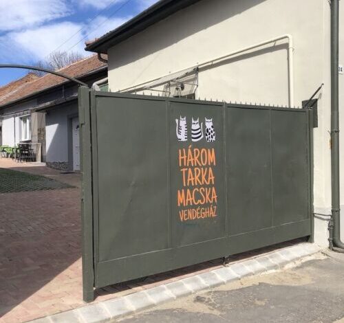 Három Tarka Macska Apartmanok Sárospatak 