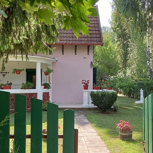 Holdviola Nyaralóház Balatonföldvár