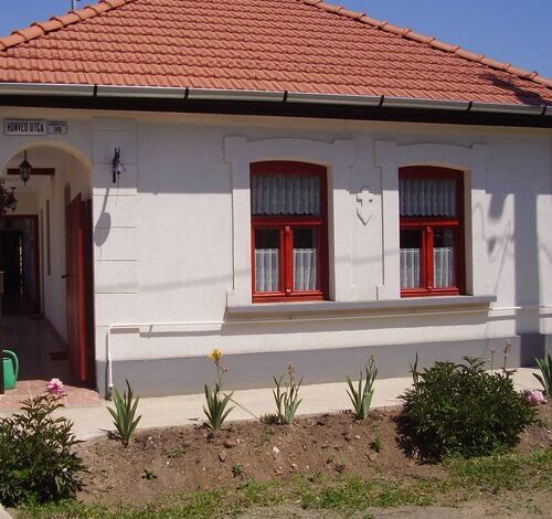 Hollókői Vendégház Abaújszántó 