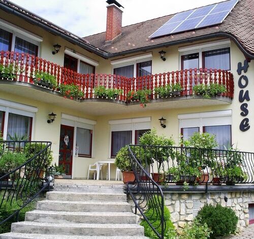 House Black Hévíz 