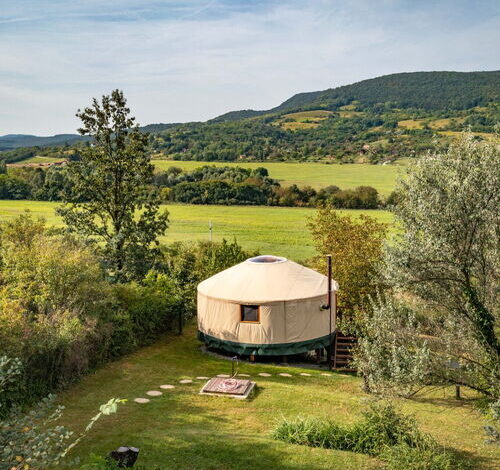 Kadosa Jurta Esztergom-Búbánatvölgy 