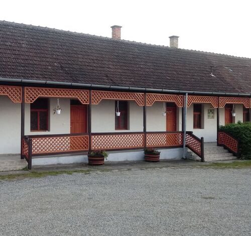 Kőbérc Panzió Üdülőházak Kemping és Étterem Bózsva 