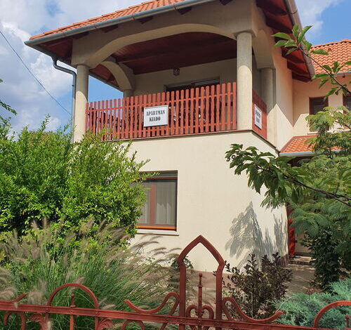 Lina Apartman Cserkeszőlő 