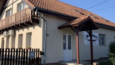 Május 1 Vendégház Sé 