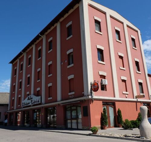 Malom Club Étterem-Panzió Baja 