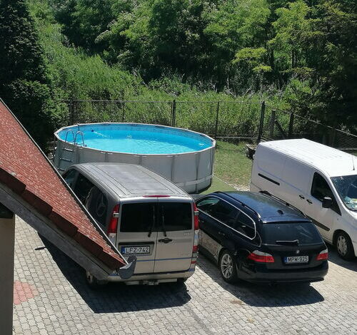 Medencés Apartmanház Balatonfenyves 