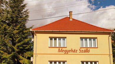 Megyeház Szálló Jászberény 