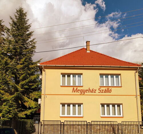 Megyeház Szálló Jászberény 
