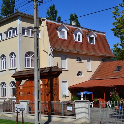 Nosztalgia Hotel Balatonszárszó
