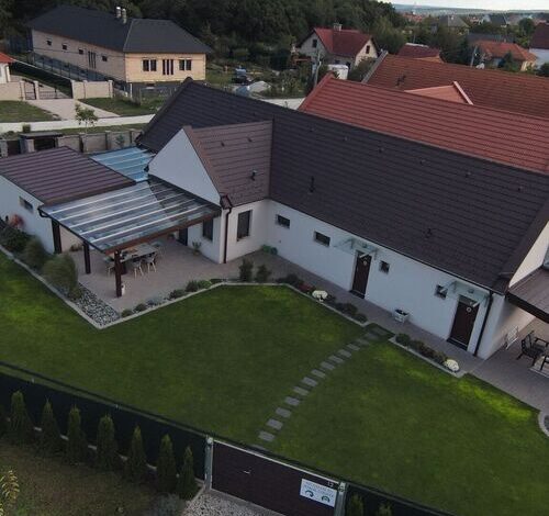 Nyugalom és Titkok Szigete Ölyv Apartman Fertőrákos 