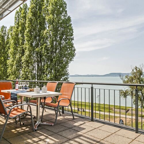 Panoramic Art Apartment with jacuzzi Balatonlelle