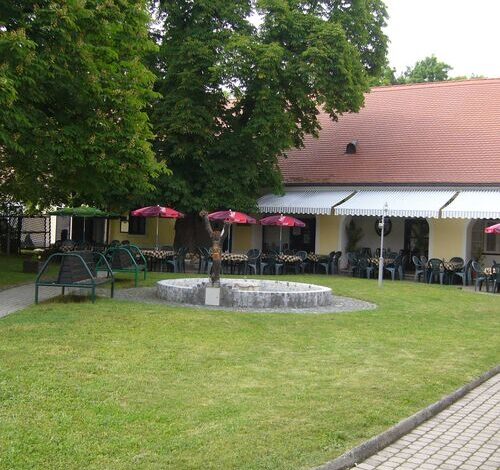 Párizsi Udvar Panzió és Étterem Keszthely 