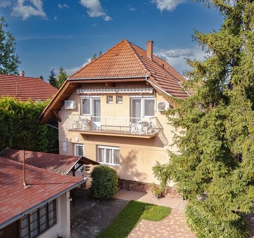 Pávics Apartmanház Balatonboglár 