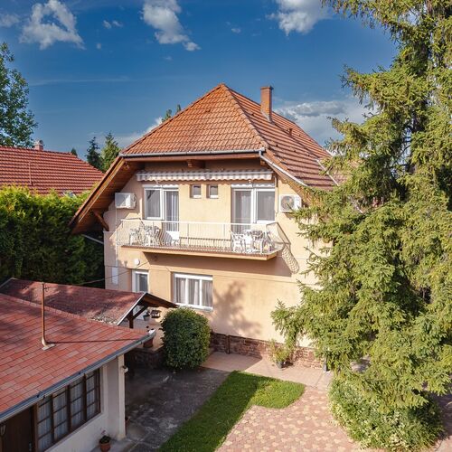 Pávics Apartmanház Balatonboglár