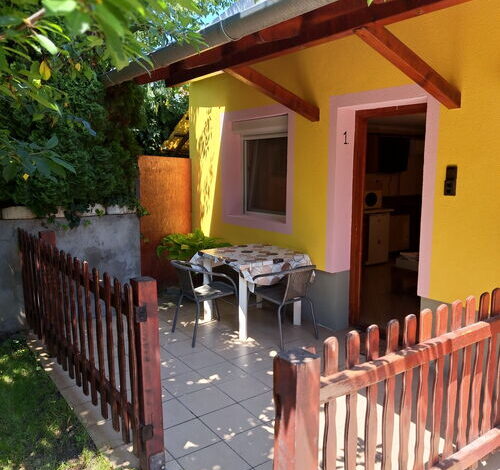 Pink Tulip Apartment House Siófok 