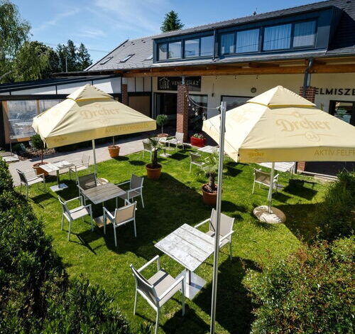 Pipacs Panír & Grill Garden Vendégház Győrújbarát 