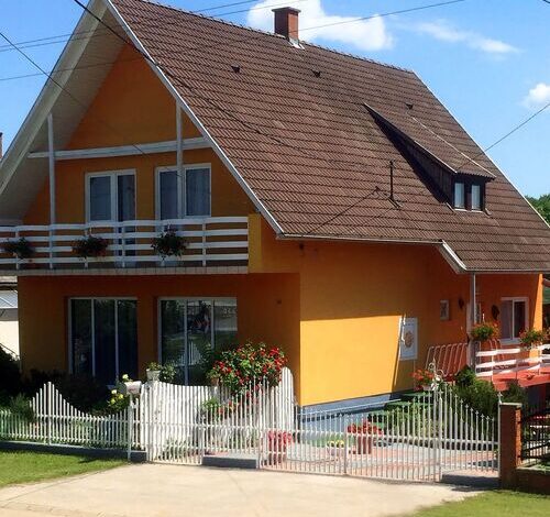 SeSil Apartman Pusztavám 