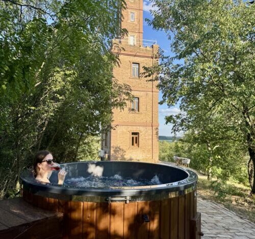 Söréttorony - A jakuzzis erdei szállás Kölesd 