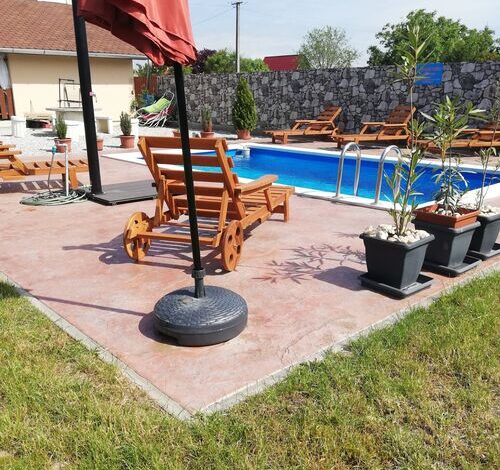 Szilvia Apartman Tiszanána-Dinnyéshát 