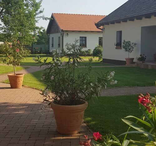 Tóth Vendégház és Apartmanház Újfehértó 