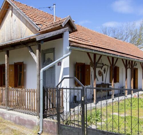 Tulipános Porta Parasztház Sarud 