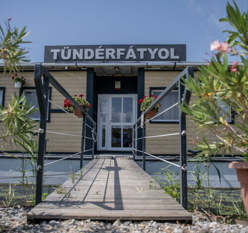 Tündérfátyol Hajó Abádszalók 