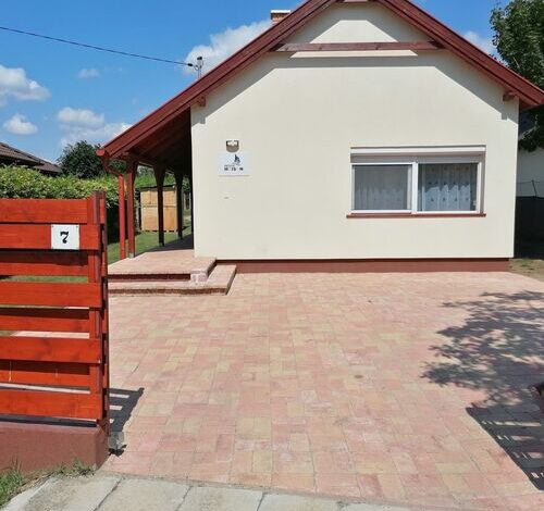 V7 Petite Maison Siófok 